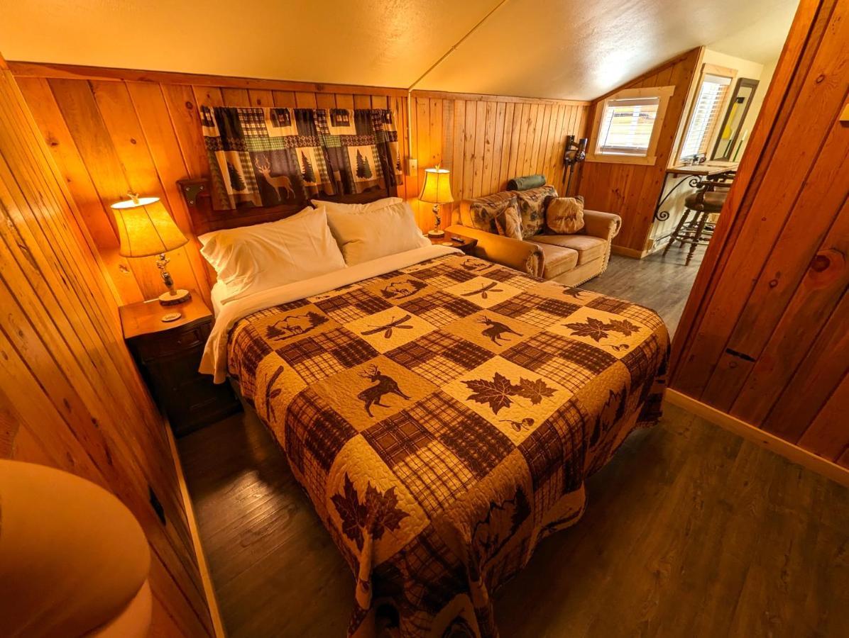 Yellowstone'S Treasure Cabins Gardiner Extérieur photo