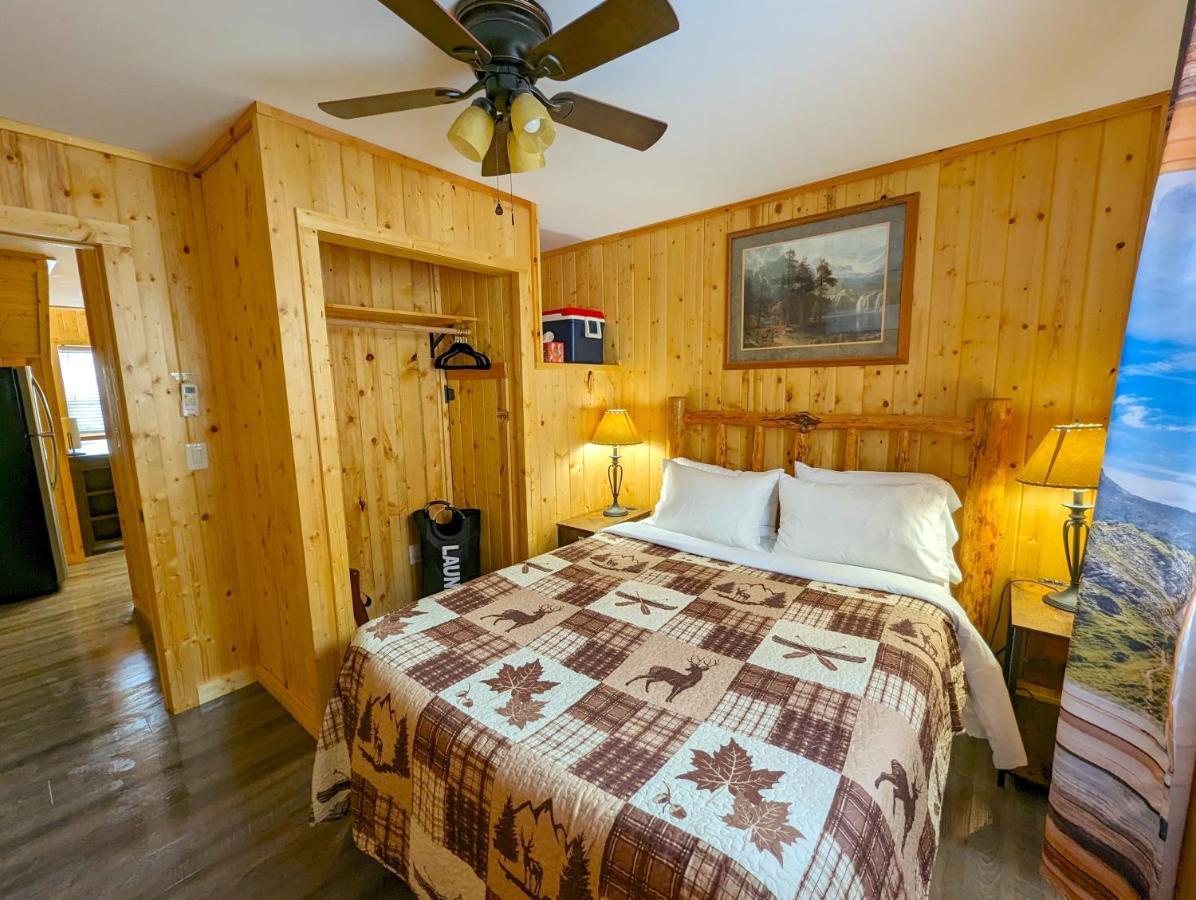 Yellowstone'S Treasure Cabins Gardiner Extérieur photo