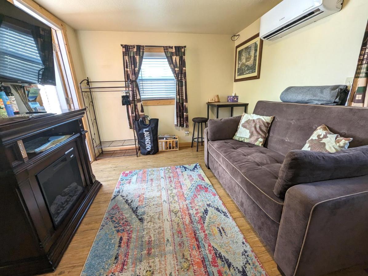 Yellowstone'S Treasure Cabins Gardiner Extérieur photo