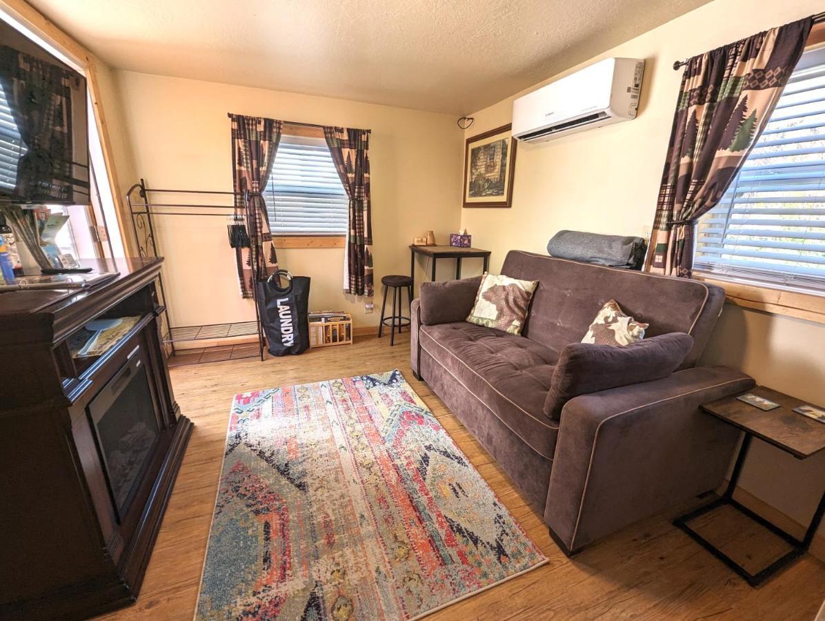 Yellowstone'S Treasure Cabins Gardiner Extérieur photo