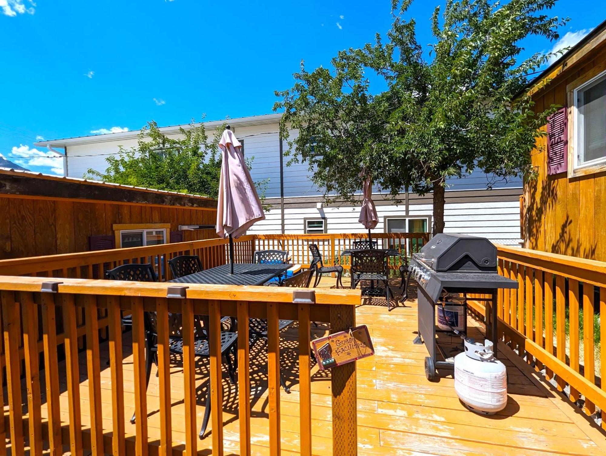 Yellowstone'S Treasure Cabins Gardiner Extérieur photo