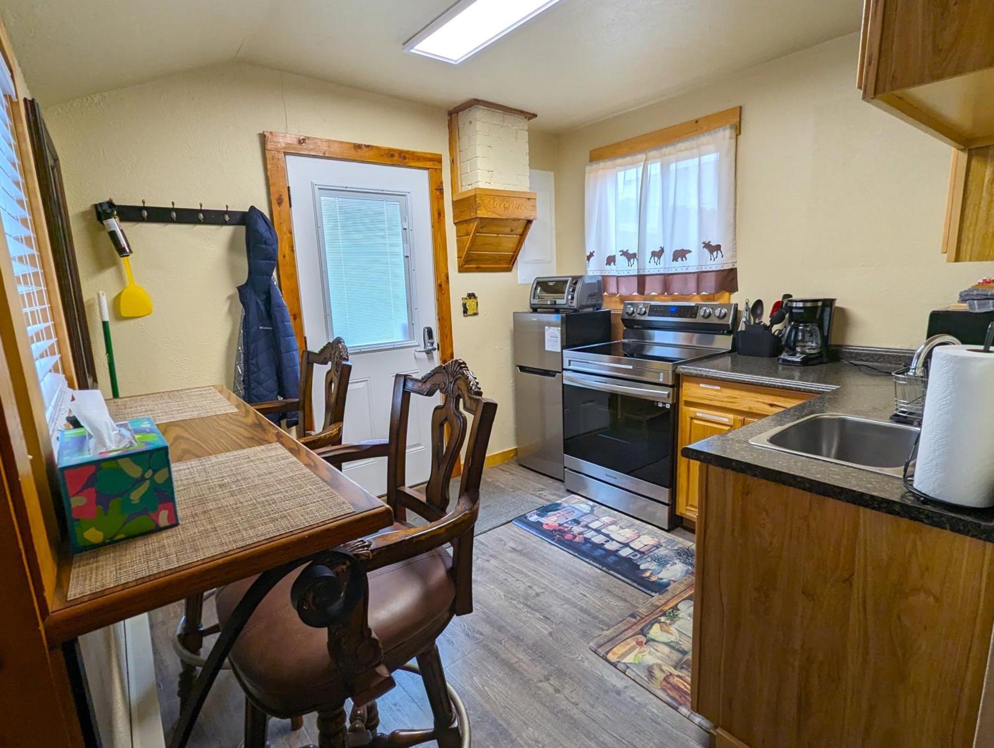 Yellowstone'S Treasure Cabins Gardiner Extérieur photo
