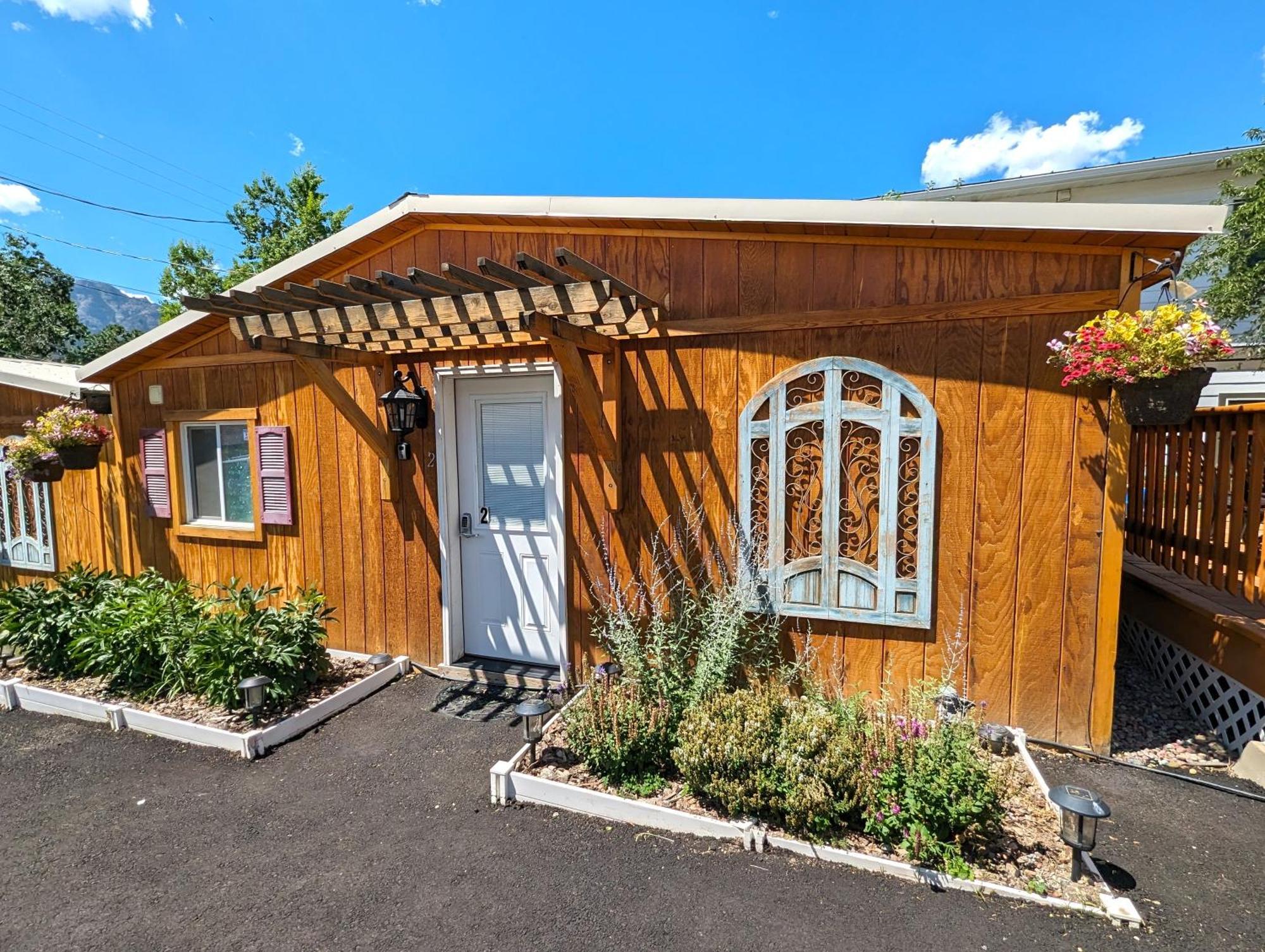 Yellowstone'S Treasure Cabins Gardiner Extérieur photo