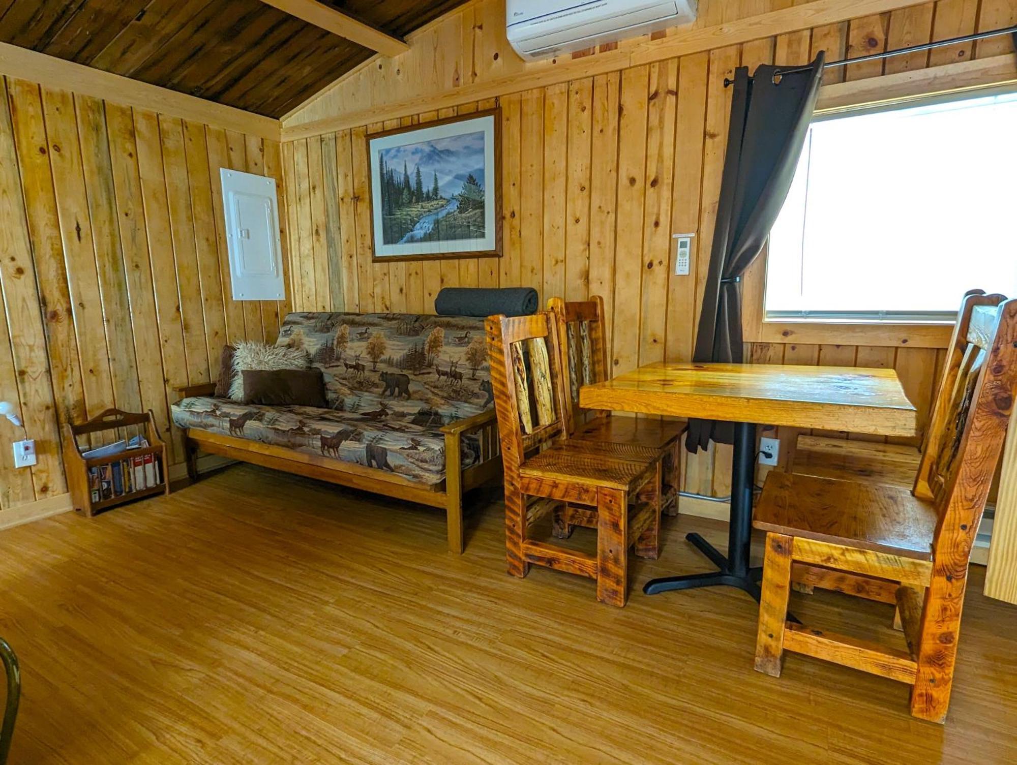 Yellowstone'S Treasure Cabins Gardiner Extérieur photo