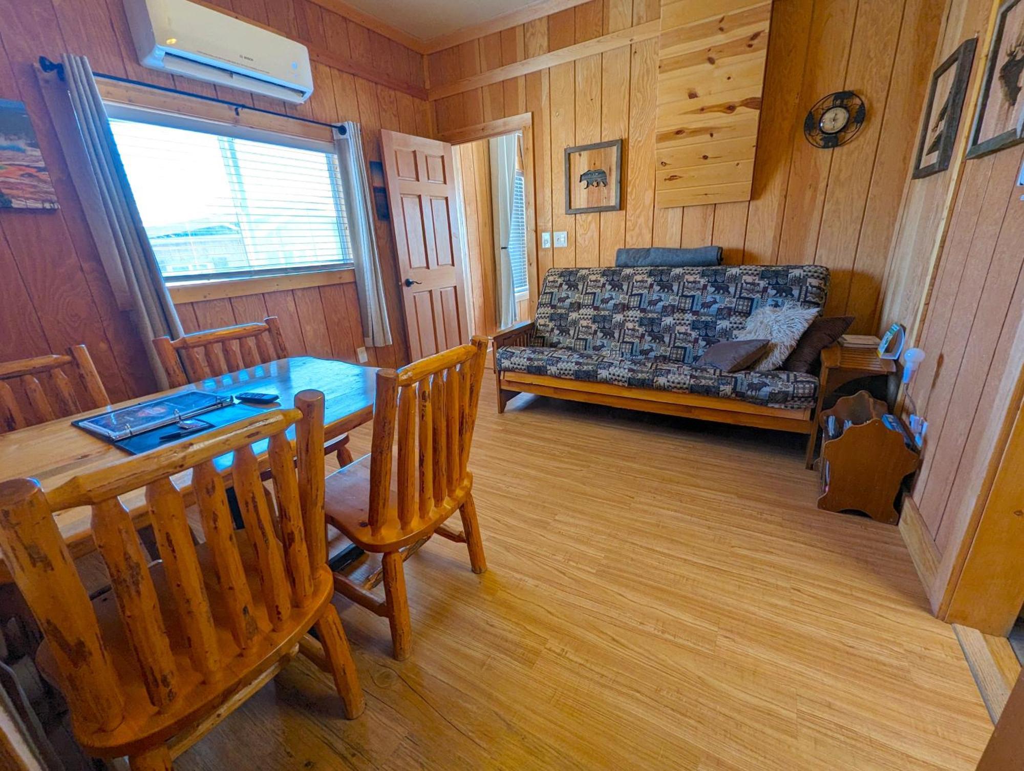 Yellowstone'S Treasure Cabins Gardiner Extérieur photo