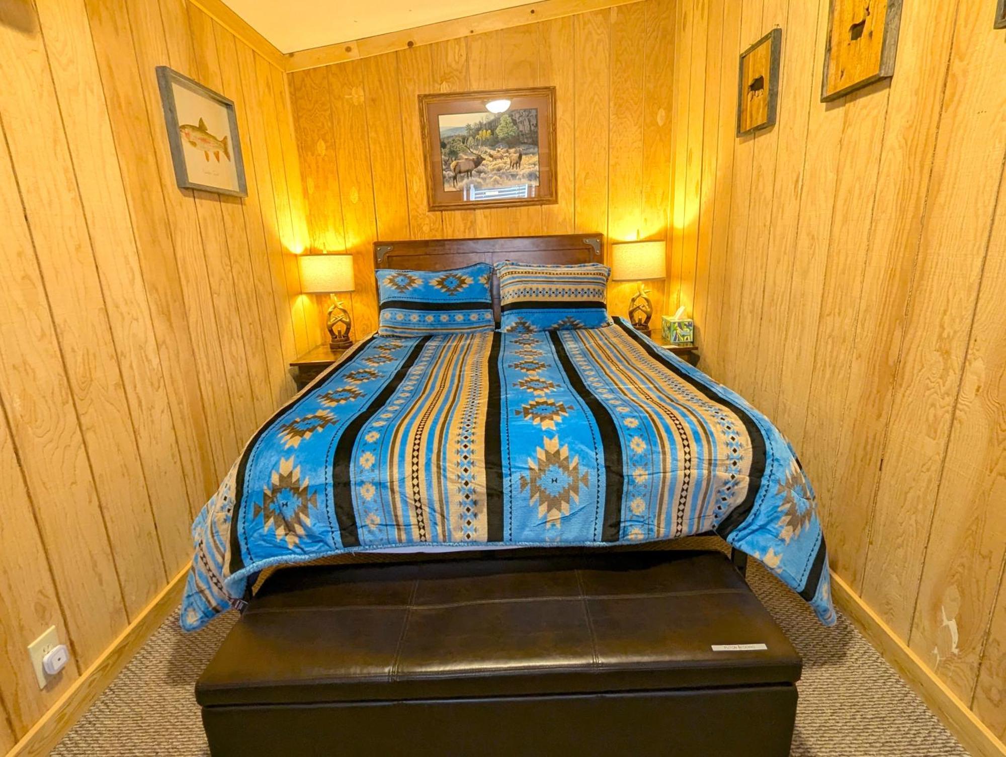 Yellowstone'S Treasure Cabins Gardiner Extérieur photo