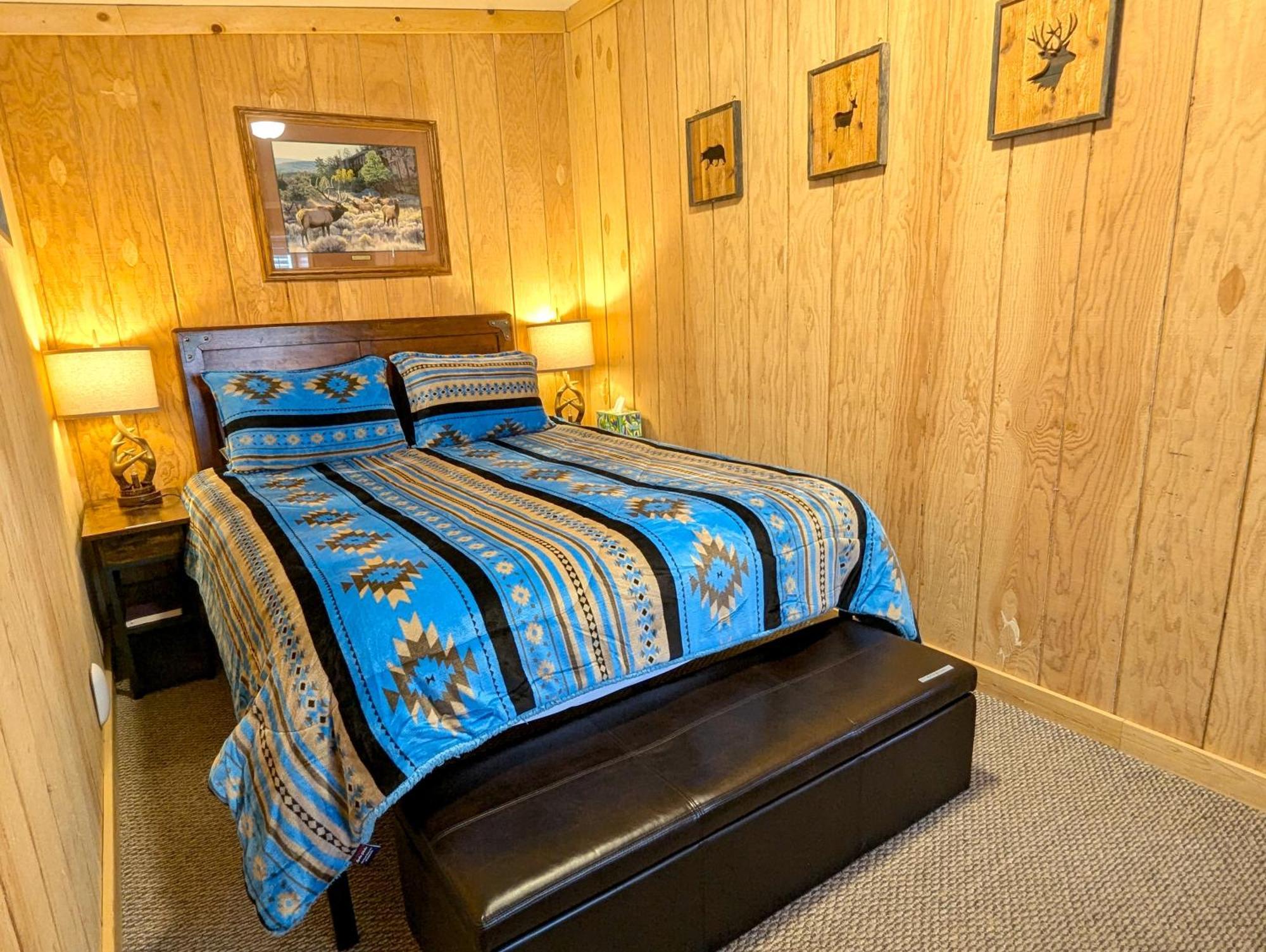 Yellowstone'S Treasure Cabins Gardiner Extérieur photo